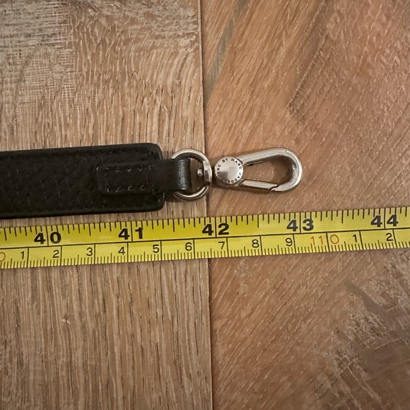 Marc Jacob’s silver studded black cross body w/ detachable strap - Picture 5 of 11